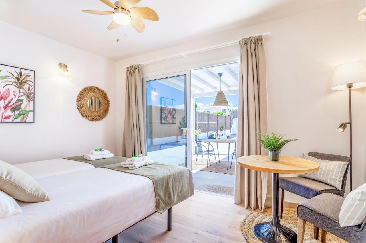 Boutique Beach Villa By Lanzarote Retreats - Private Pool - 1 Min Walk To Sea Pool Charco del Palo Esterno foto