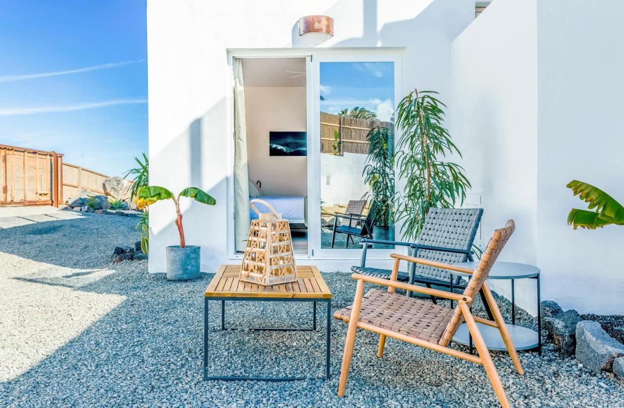 Boutique Beach Villa By Lanzarote Retreats - Private Pool - 1 Min Walk To Sea Pool Charco del Palo Esterno foto