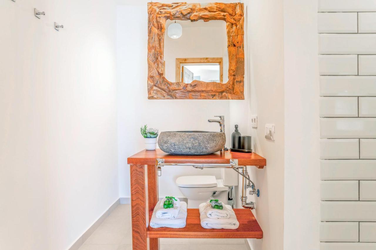 Boutique Beach Villa By Lanzarote Retreats - Private Pool - 1 Min Walk To Sea Pool Charco del Palo Esterno foto