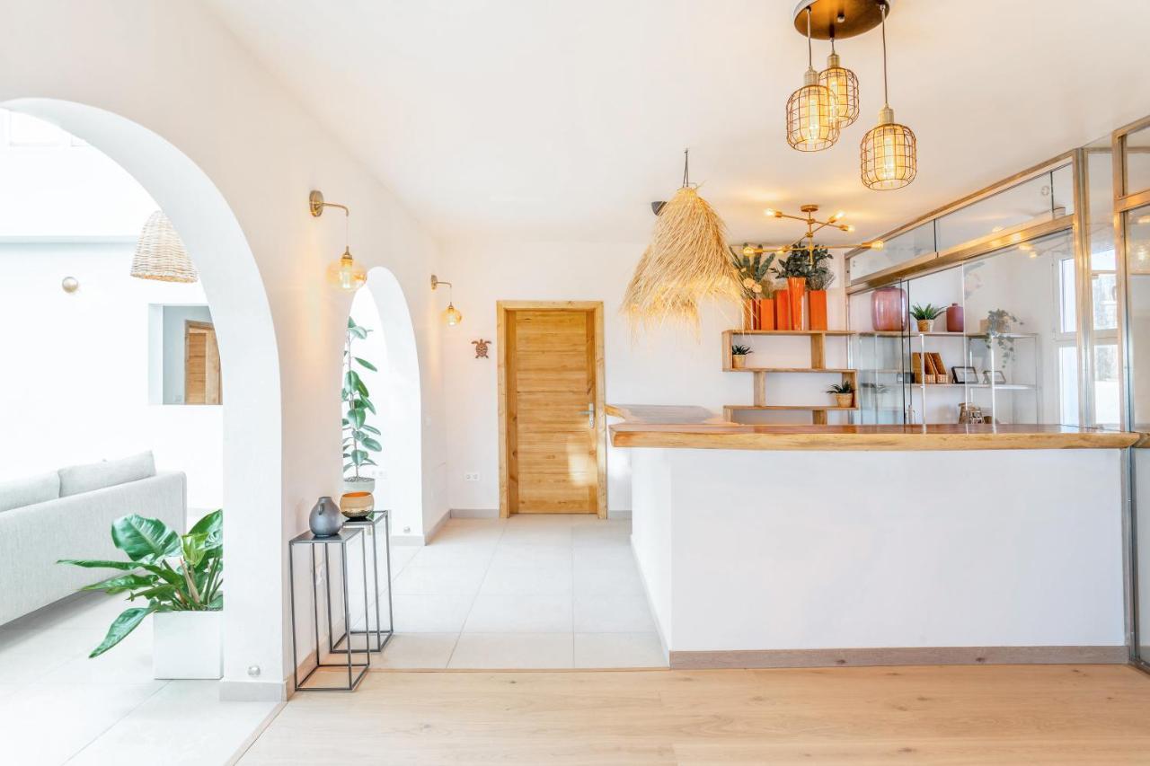 Boutique Beach Villa By Lanzarote Retreats - Private Pool - 1 Min Walk To Sea Pool Charco del Palo Esterno foto