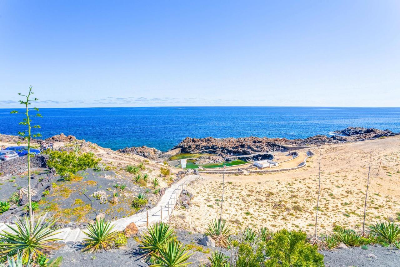 Boutique Beach Villa By Lanzarote Retreats - Private Pool - 1 Min Walk To Sea Pool Charco del Palo Esterno foto